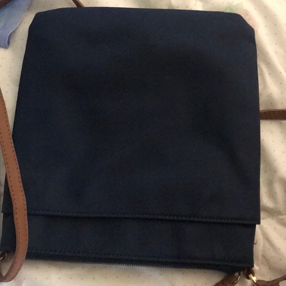 Tommy Hilfiger crossbody - Picture 3 of 4